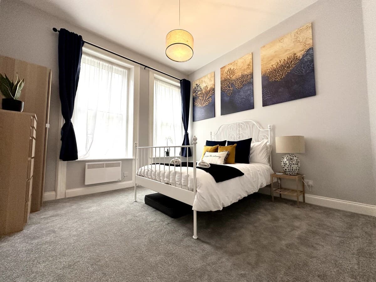 Coastal Haven Apartment - Image 4