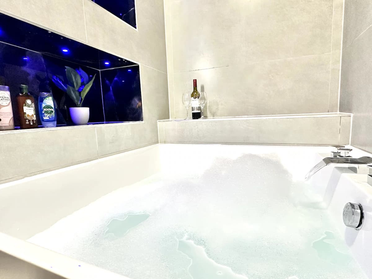 Battleship Suite, The Board Games Apartments - Image 5