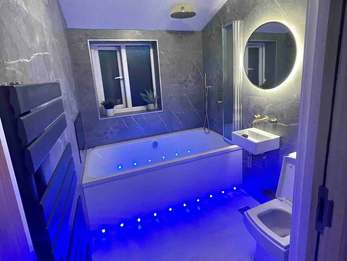 Luxury Seaview Penthouse - Image 3