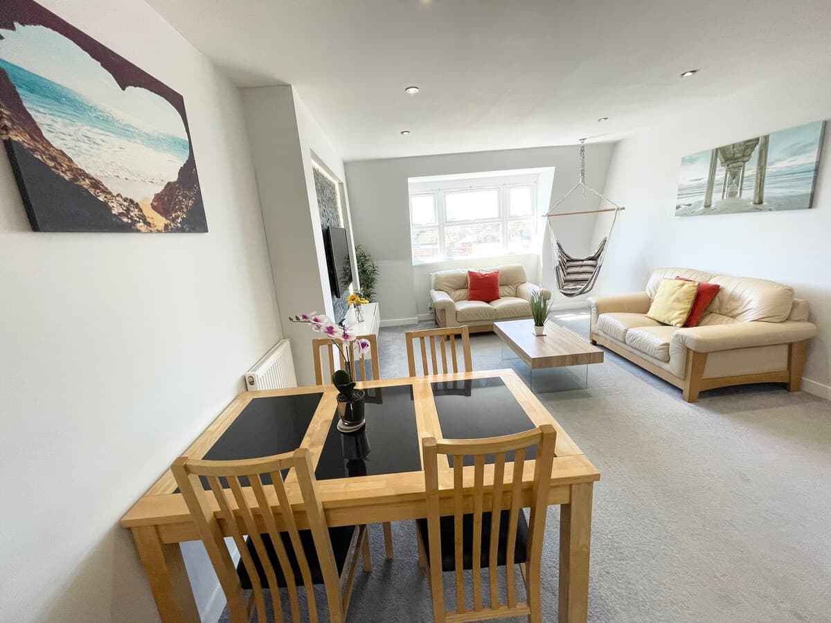 Luxury Seaview Penthouse - Image 4