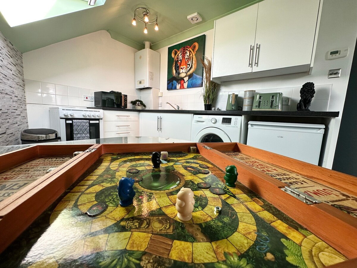 Jumanji Suite, The Board Games Apartments - Image 5