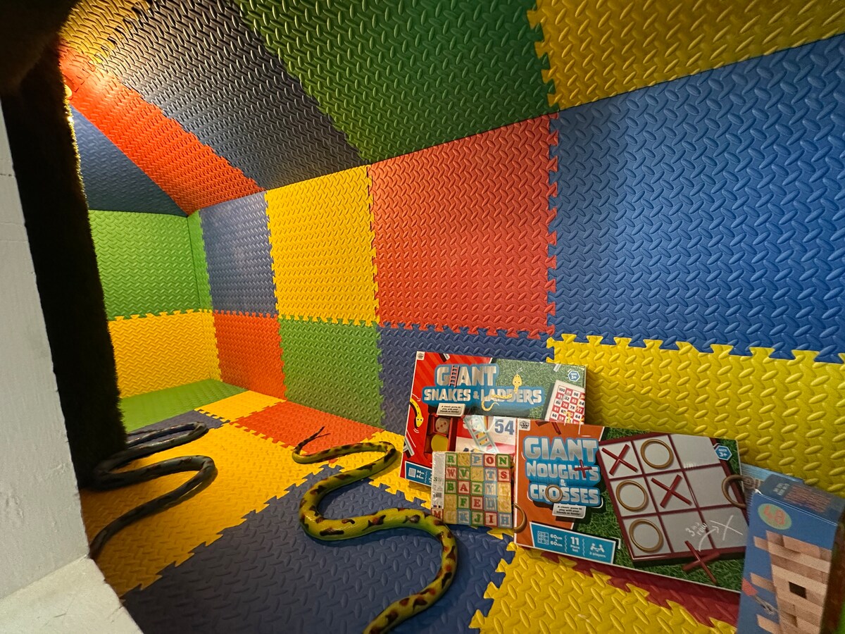 Scrabble Suite, The Board Games Apartments - Image 5