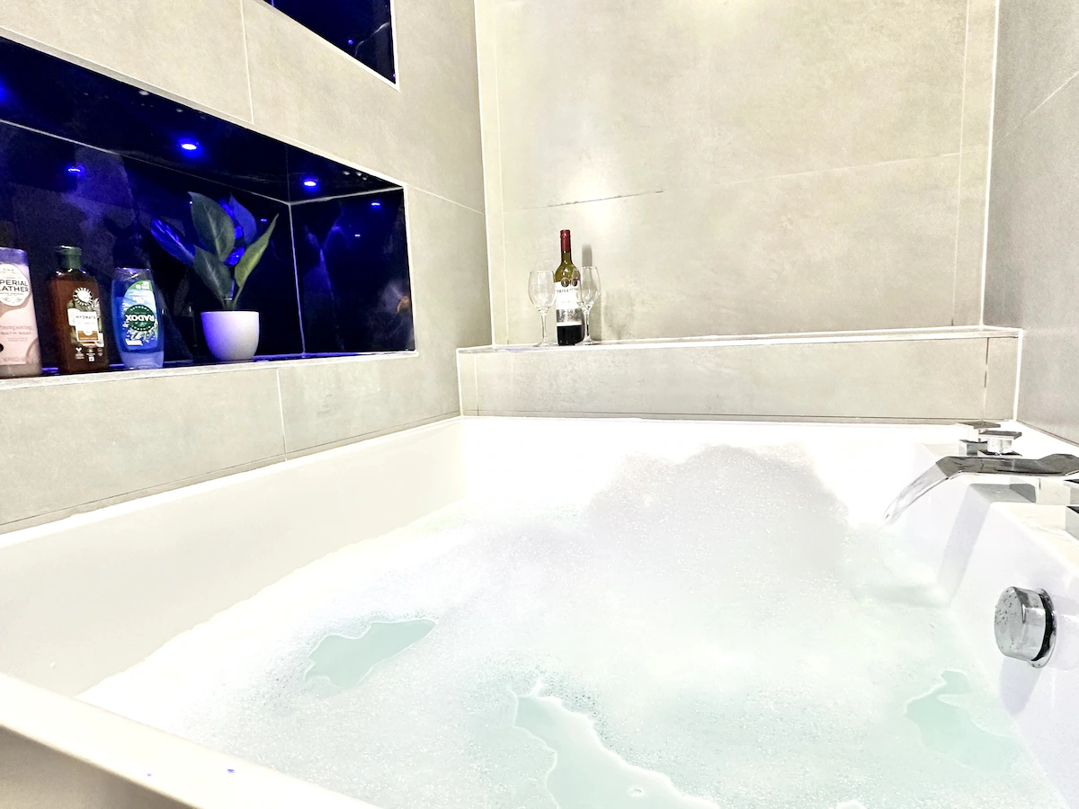 Battleship Suite, The Board Games Apartments - Image 5